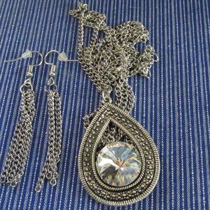 5-pieces older Paparazzi necklace and earring